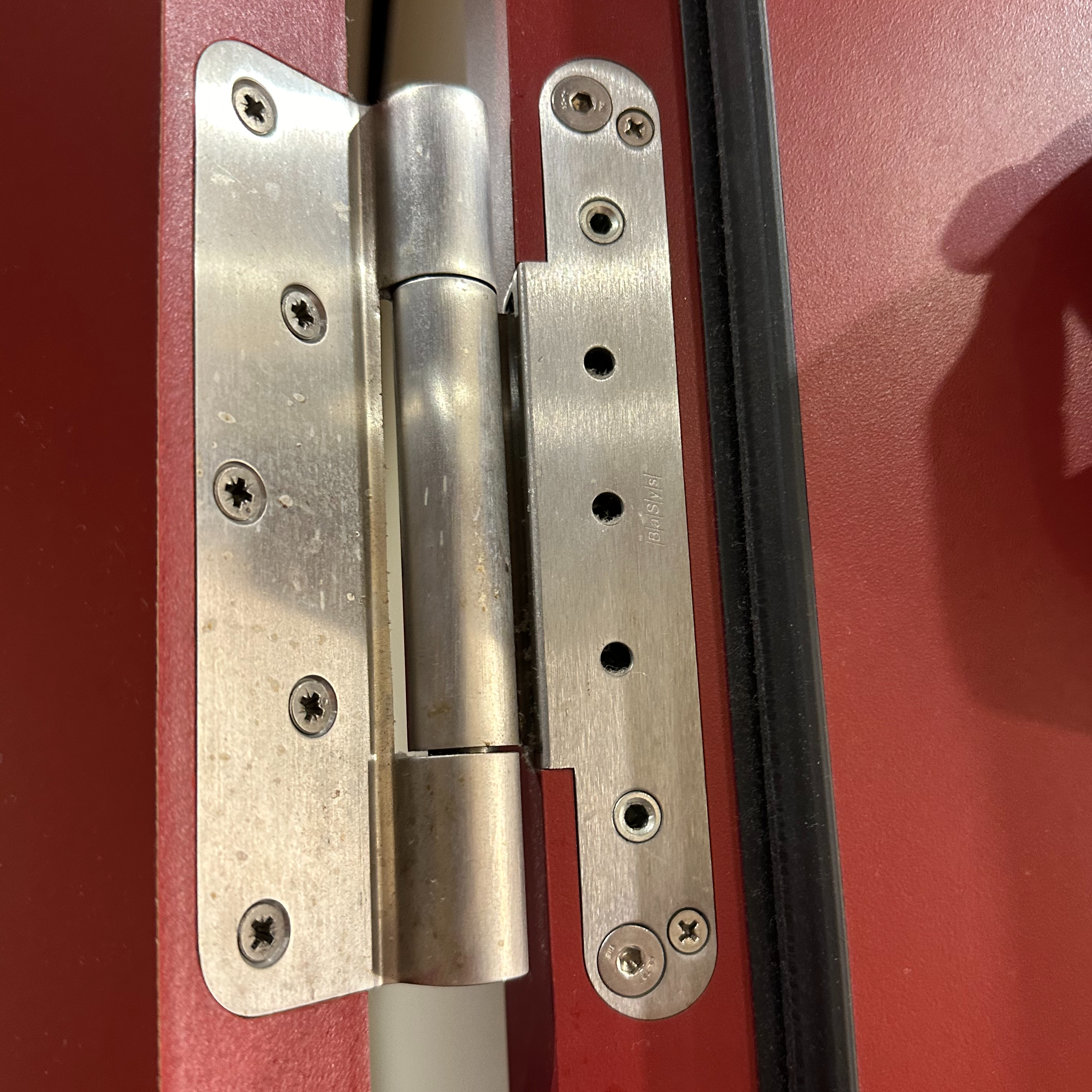 The Timeless Elegance of Wooden Door Hinges: A Closer Look at Butt Hinges