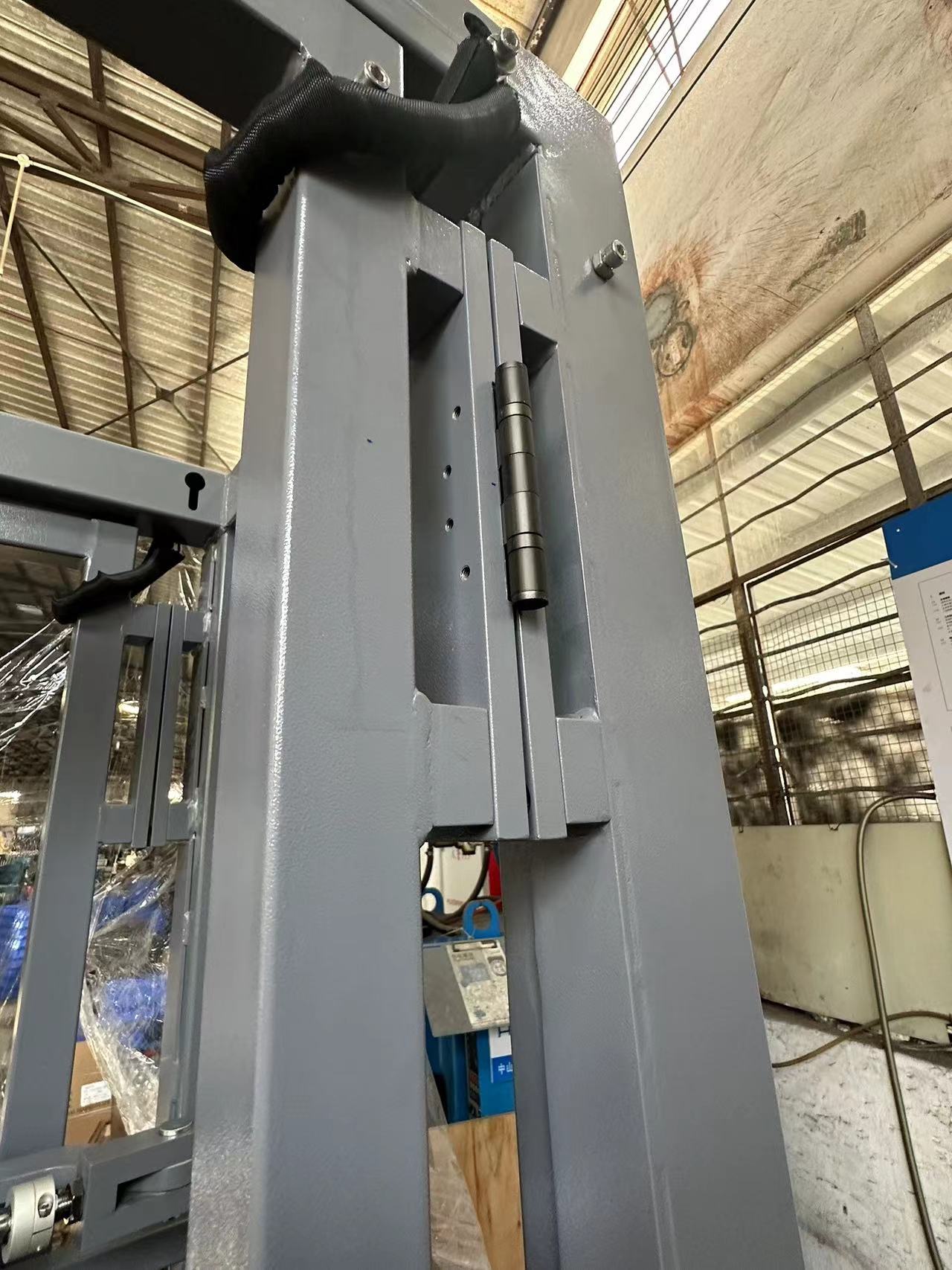 What Are The Different Types of Hinges?